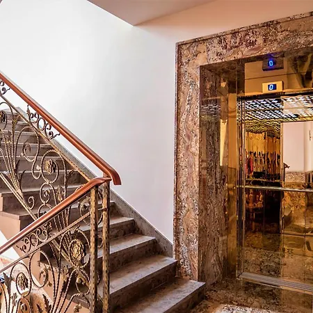 Boka 地拉那