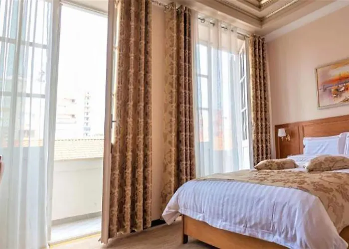 Boka Hotell Tirana