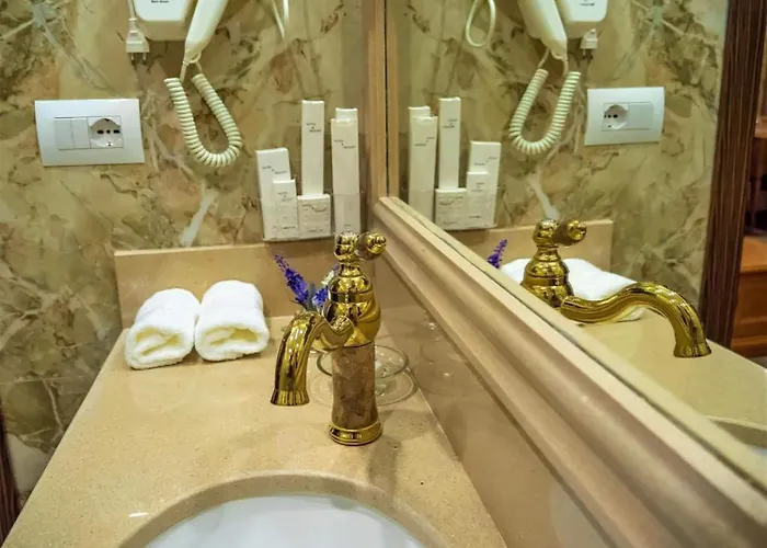 Boka Hotell 4*