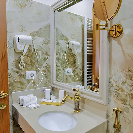 Otel Boka Tiran